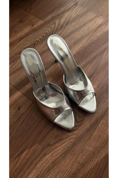 Eataly Shoes Oval Pointed Toe Heeled Shoes Silver