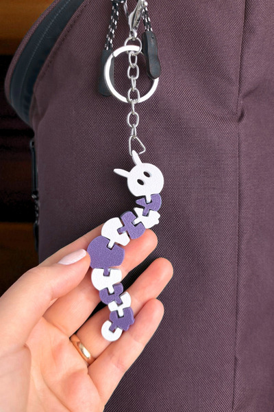 Lusida Design Breloc mov articulat cu figură de omidă și ornament pentru gean...