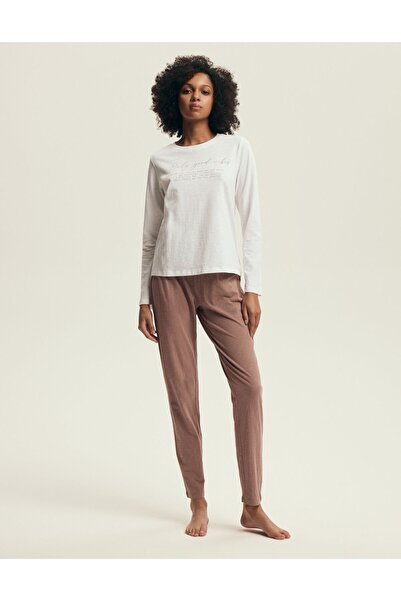 Henderson Pijamale pentru femei care combină stilul și confortul, fiind plăcute la atingere și cu o subtilitate elegantă | Delanie