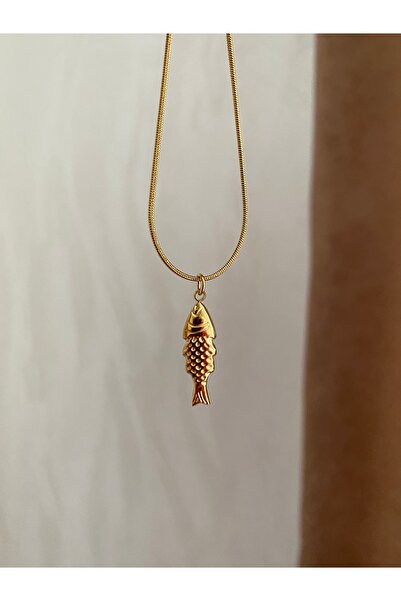 Petek Collection قلادة من الفولاذ الذهبي بتصميم السمكة