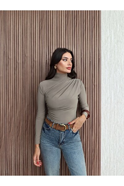 ESRAHELVACI Omuz Bel Pile Detaylı Bluz