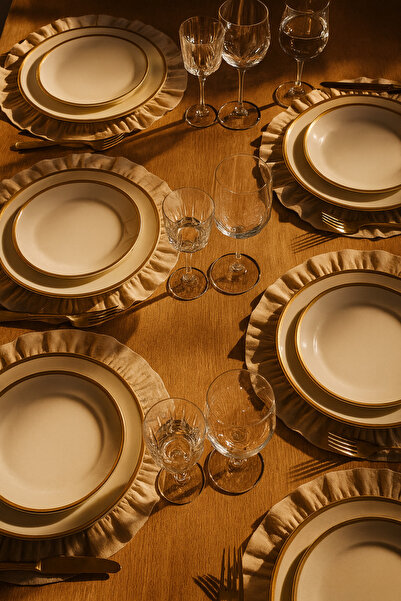 YUNUSOĞLU HOME Cotton Ruffled Placemats Set of 6 American Style 33 cm Diameter Placemats Set of 6