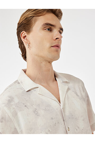 Koton Сорочка з коротким рукавом, регулярного крою, з фактурною тканиною та коміром-стійкою