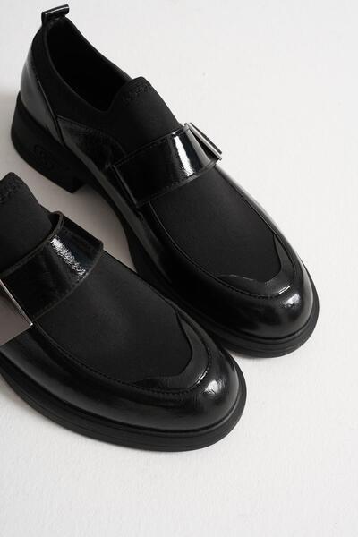 Mubiano Elina Kadın Siyah Rugan Streçli Metal Aksesuarlı Cırt Detay Günlük Ayakkabı