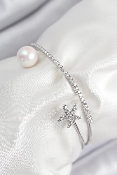 Skygo سوار نسائي من النحاس الأصفر مرصع بحجر الزركون على شكل نجمة ولؤلؤة باللو...