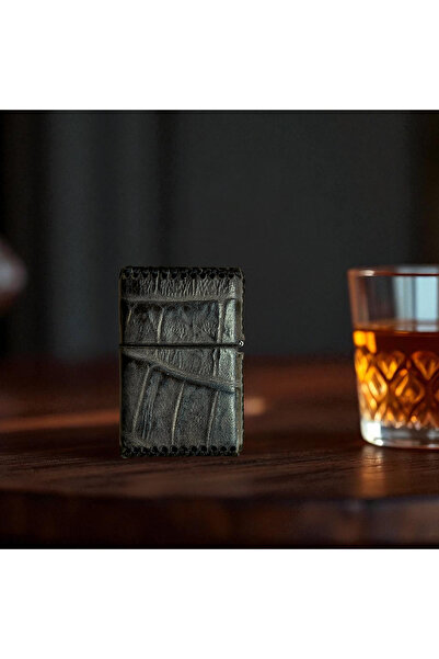 OUTCAST LEATHER DESIGN El Yapımı Hakiki Deri Benzinli Çakmak - Şık Hediye Seçeneği