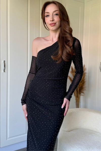 Dilay Gökoğlu Butik Tek Omuz Taşlı Siyah Tül Kol Midi Elbise