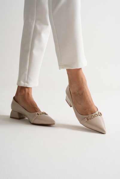 Silver Lady Crinkled Patent Leather Closed Block Heeled Women's Shoes with Stone Buckle Accessories