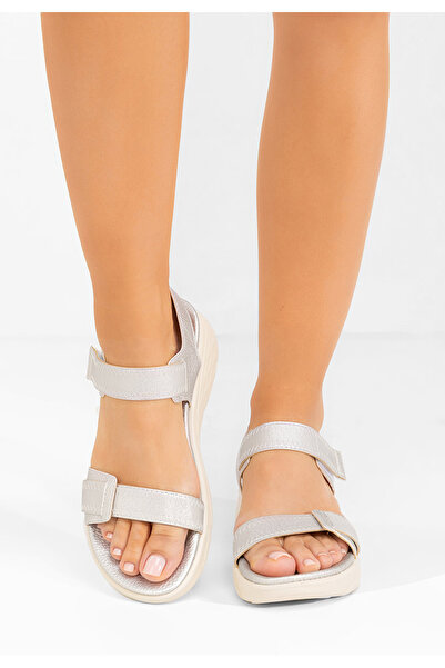 B T Shoes Strieborné klinové sandále Adavana