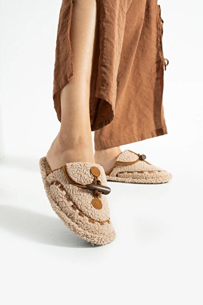 Lively Stylish Nelly Button Detailed Towel Women's House Slippers