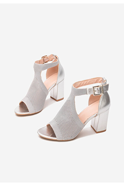 B T Shoes Stribrné sandály na podpatku Elyzea