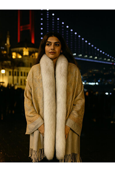 fiore fashion Aari Shawl and Fur Detailed Shawl