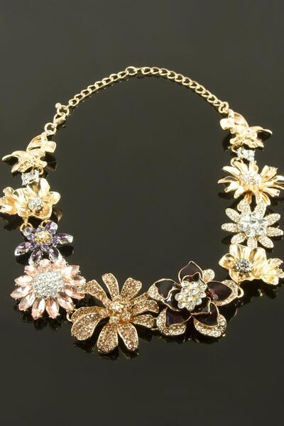 ZERO LAND Flower Stone Luxury Collar Necklace