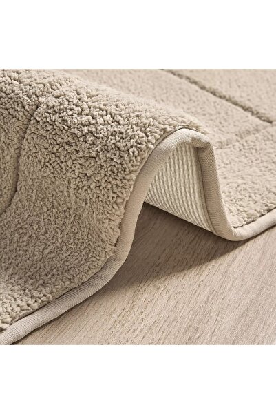 Generic Sculpted Bathmat - 70x120 cm