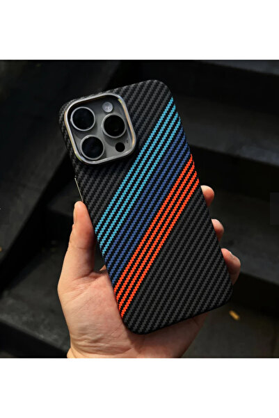 DGN İphone 15 Pro Uyumlu Kamera Çıkıntılı Magsafe Şarj Özellikli M Karbon Fiber Görünümlü Kapak