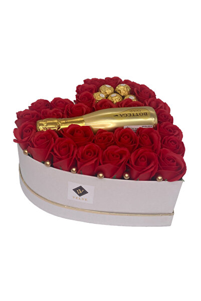 velve Opulence floral arrangement, light red soap roses, Prosecco Bottega Gold, Red pralines