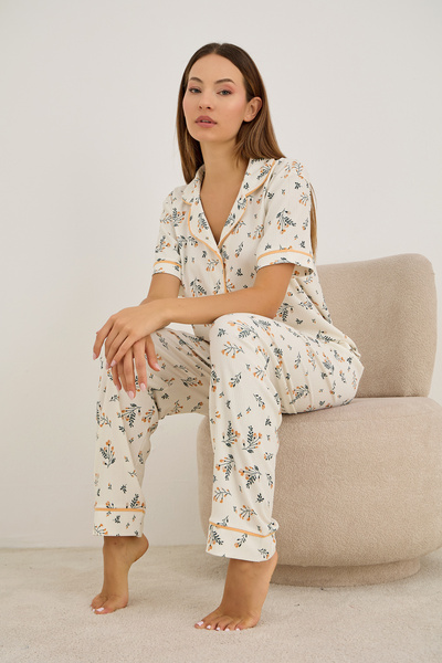 Siyah İnci Ecru Leaf-Patterned Bürümcük-Krınkıl Short Sleeve Buttoned Piping Pajama Set 7930