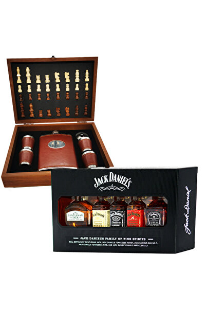 velve Set GivesDrink's pentru barbati piese pentru sah,plosca.4 pahare imbrac...