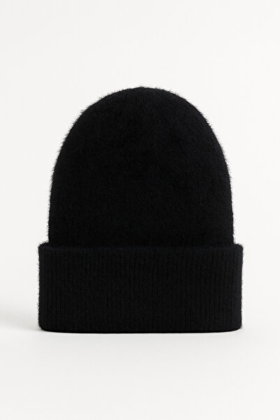 Butik Siyah Kadın Yumuşacık Akrilik Kumaş Saçaklı Tüylü Bere – Sıcak Tutucu K...