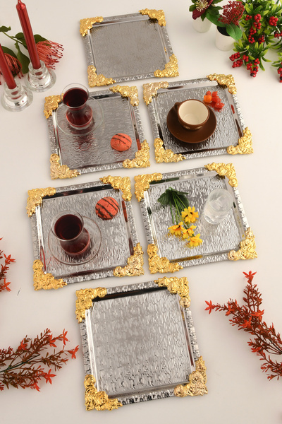 AKSESUAR EVRENİ Rio Gümüş Paslanmaz Desenli Kare Köşesi Gold Çiçek Detaylı 6'lı Kahve Çay Sunumluk Servis Tepsi