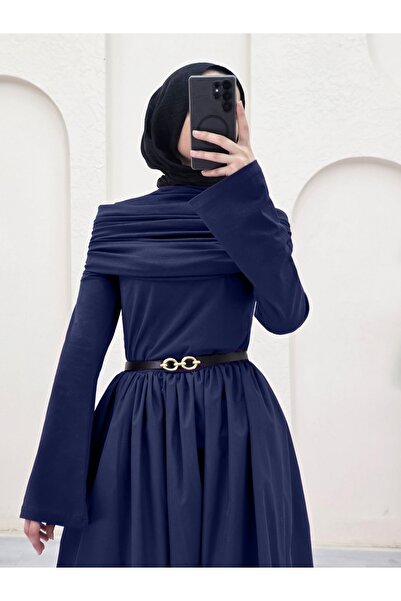 HİJABAYA Φορέματα από ποπλίνα, μπλούζα και φορέματα με πλισέ από την Sendy