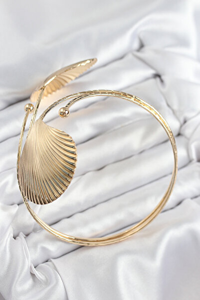 ForWhat Golden Brass Oyster Pazu Bracelet for Elegant Woman