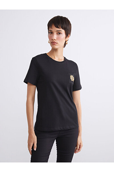 LC Waikiki Γυναικείο μπλουζάκι Vision New Season με λεπτομέρεια μεταλλικού στολισμού με λαιμόκοψη