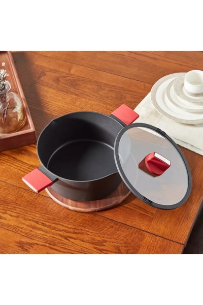 Generic Betty Crocker Casserole with Lid - 28 cm