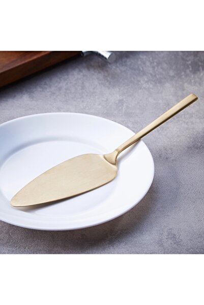 Generic Kevin Cake Server