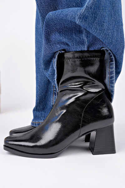 Diardi Kadın Siyah Rengi Orta Topuklu Bot