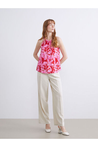 LC Waikiki Νέα σεζόν Μπλούζα με λουλούδια με λαιμόκοψη