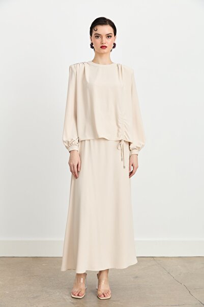 Nihan Aksesuar Detaylı Etek Bluz Takım Bej