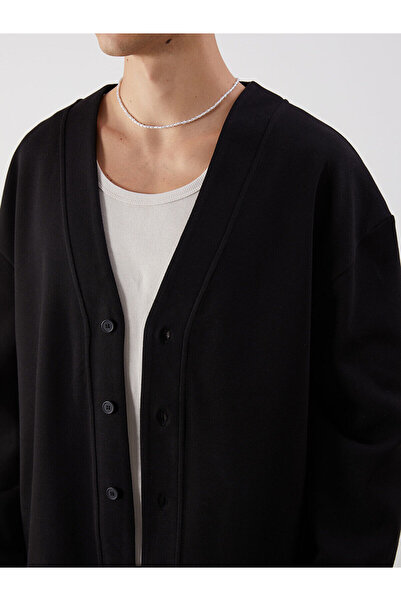 LC Waikiki Siyah Rahat Kalıp V Yaka Uzun Kollu Erkek Hırka