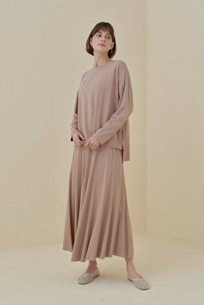 Nihan Aksesuar Detaylı Bambu Etek Bluz Takım Bej