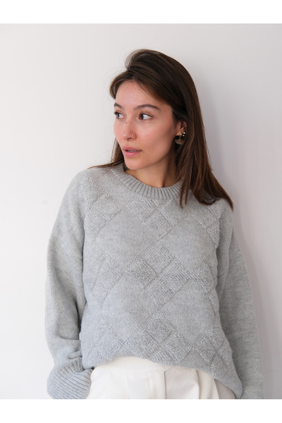 Butik Una Fiaba-Gri Oversize Women's Crew Neck Soft Textured Argyle Pattern Knit Sweater