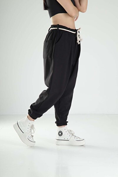 COCOPELLI Seasonal Belt Detailed Pleated Jogger Pants