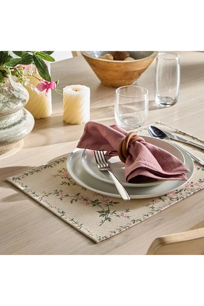 Generic Amilia Garden 4-Piece Placemat Set