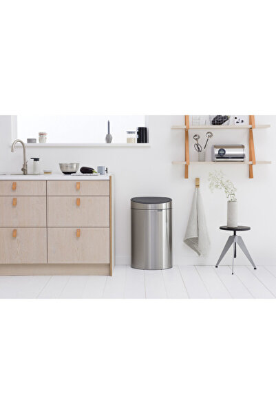 Brabantia Touch Bin New 650532, 40 l, Silent and smooth closing, Flat back, Stainless steel/matt