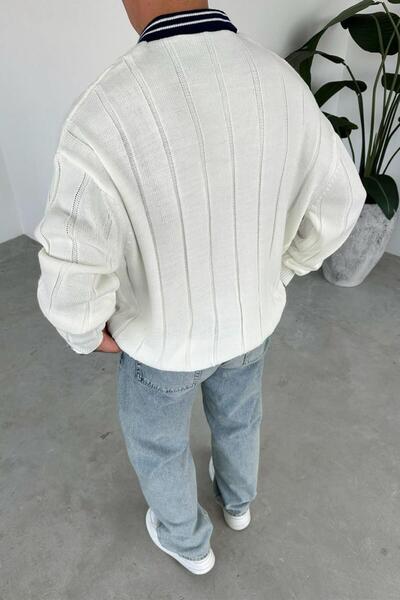 HAFKAGİYİM Екрю вишивка Деталь Оверсайз Поло комір Светр