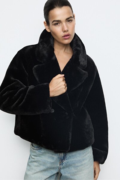 Stradivarius Double-breasted faux fur jacket