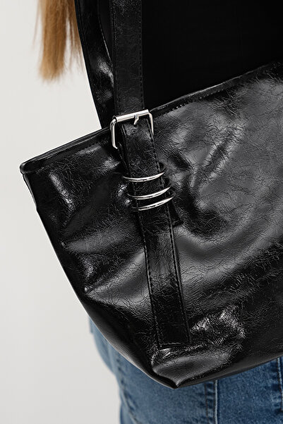 Addax Geantă de mână și de umăr cu detaliu curea Ç11