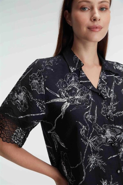 Anıl Σετ πιτζάμες Morliva με μισό μανίκι με λαιμόκοψη σε σχήμα V για γυναίκες με λουλουδάτο σχέδιο από βισκόζη, καλοκαιρινό υφαντό σετ πιτζάμες με λεπτομέρεια από δαντέλα