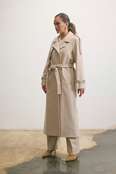 KENT Long Cream-Colored Coat with Belt
