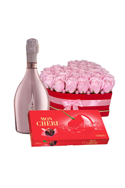 velve Pachet floral Cherry,31 trandafiri de sapun, Spumant Bottega Rose Gold, praline Mon Cheri, Roz