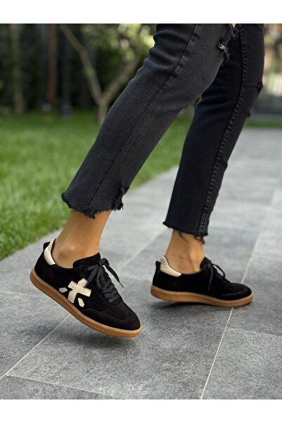 DİVA Черни дамски спортни обувки от велур