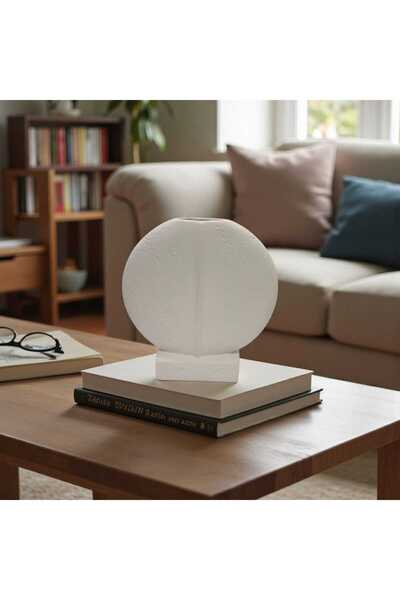 Casco Ceramic vase with an elegant circular design