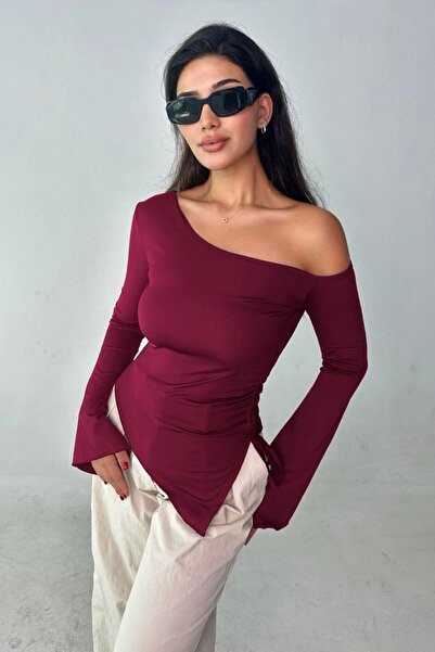 DİONNA ASİMETRİK YAKA YANI BÜZGÜLÜ ESNEK BLUZ