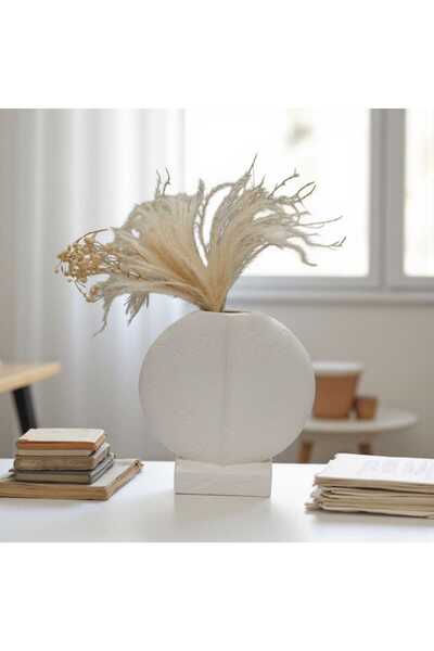 Casco Ceramic vase with an elegant circular design