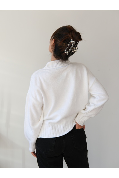 Butik Una Fiaba-Pulover alb pentru femei, cu decolteu în V, cu textura moale, tricotat