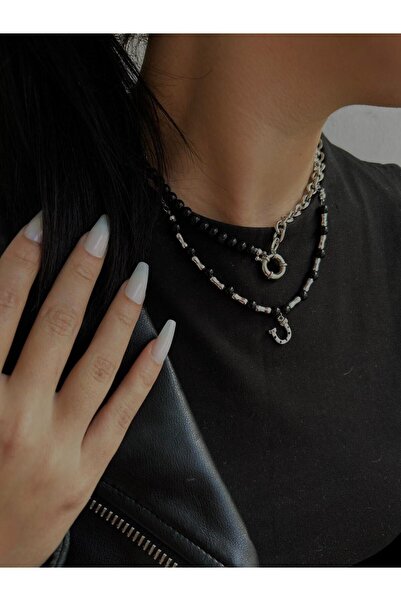 Fiamoss قلادة بتصميم خاص مع تفاصيل من اللؤلؤ الأسود وسلسلة